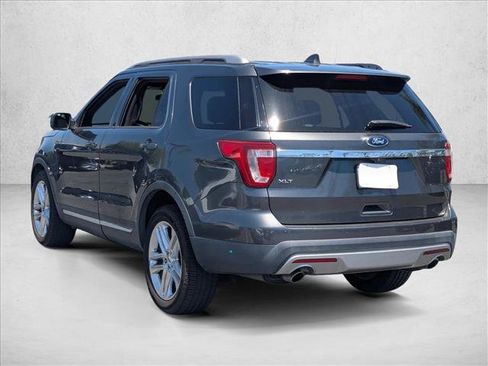 Used 2017 Ford Explorer XLT w/ Equipment Group 202A FWD image 7