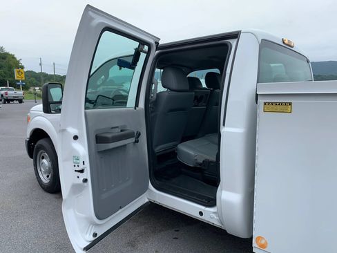 Used 2015 Ford F250 XL RWD image 21