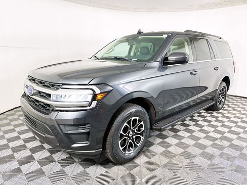 Used 2024 Ford Expedition Max XLT image 7