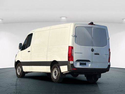 Used 2024 Mercedes-Benz Sprinter 2500 image 5