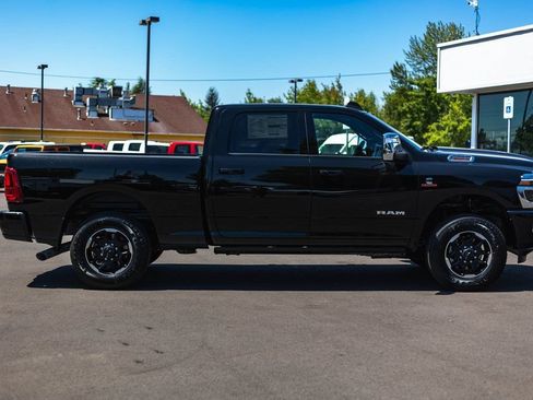 New 2025 RAM 2500 Laramie AWD/4WD image 7