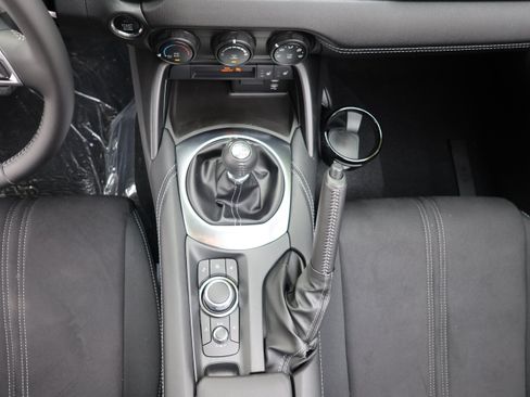New 2026 MAZDA MX-5 Miata Club w/ Interior Package RWD image 18