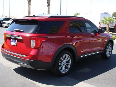 Certified 2024 Ford Explorer XLT w/ Equipment Group 202A RWD image 8