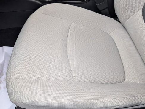 Used 2021 Toyota Corolla LE image 25