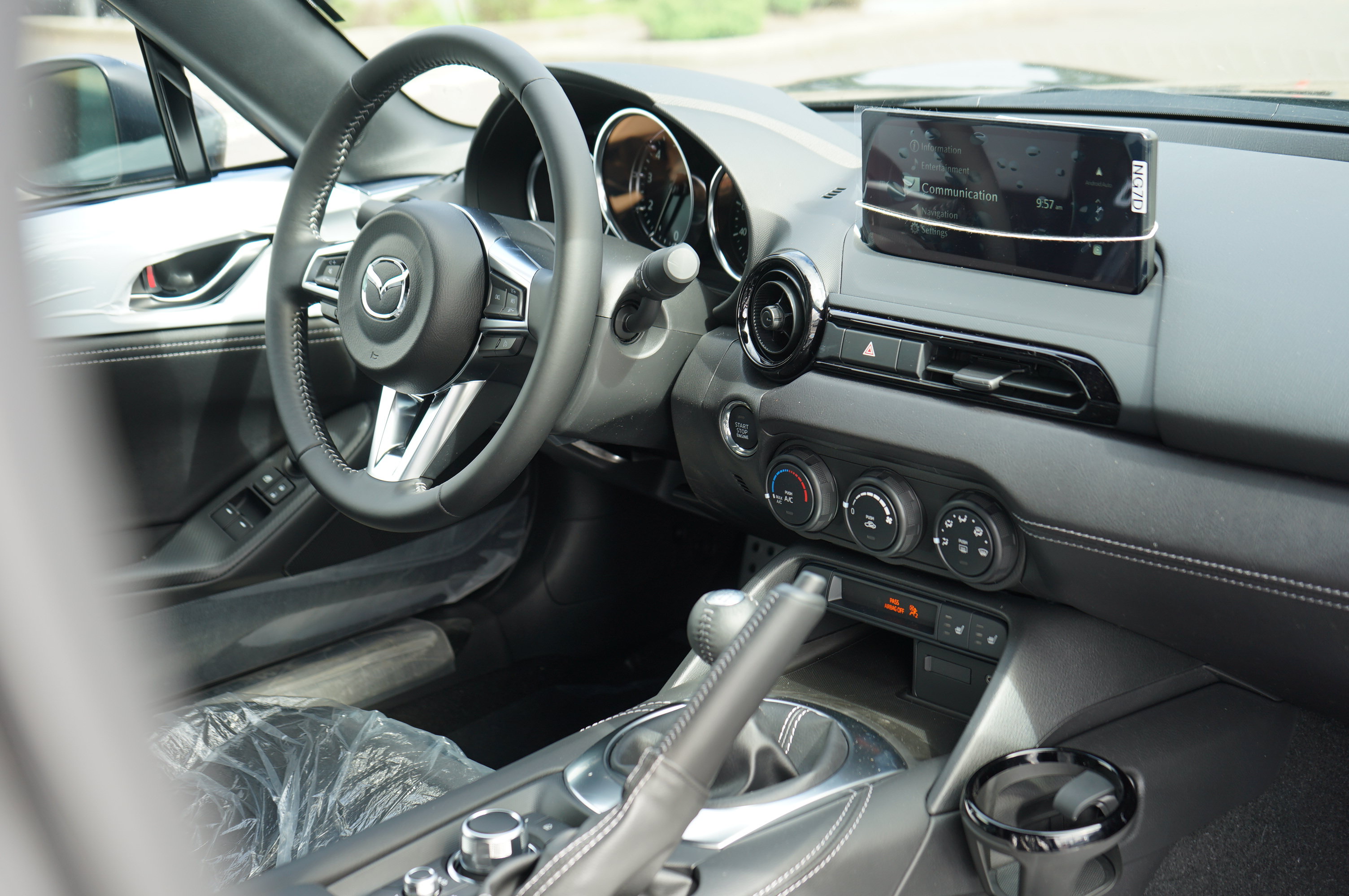 New 2026 MAZDA MX-5 Miata Club w/ Appearance Package RWD image 13