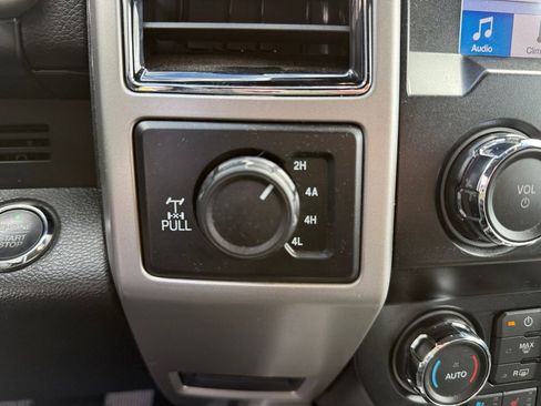 Used 2019 Ford F150 Lariat image 24