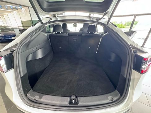 Used 2021 Tesla Model Y Long Range image 33