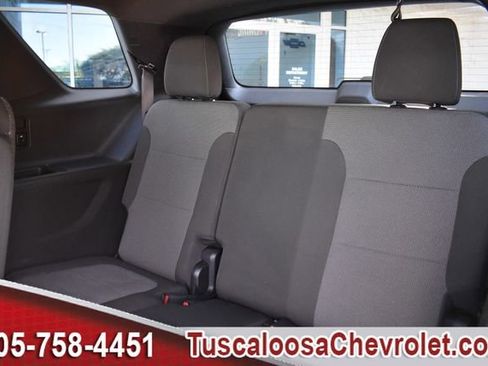 Used 2023 Chevrolet Traverse LT image 23