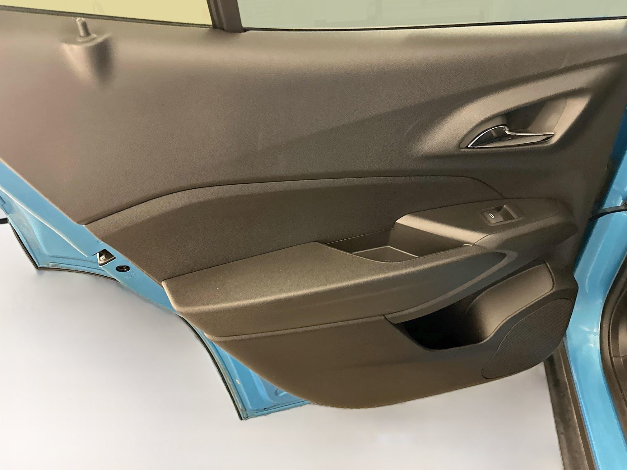 Used 2025 Chevrolet Trax LT FWD image 26