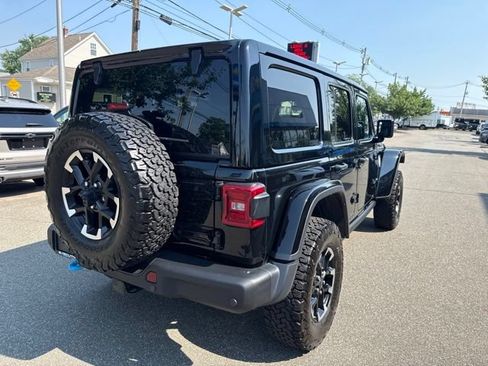 Used 2024 Jeep Wrangler Unlimited Rubicon 4xe AWD/4WD image 6