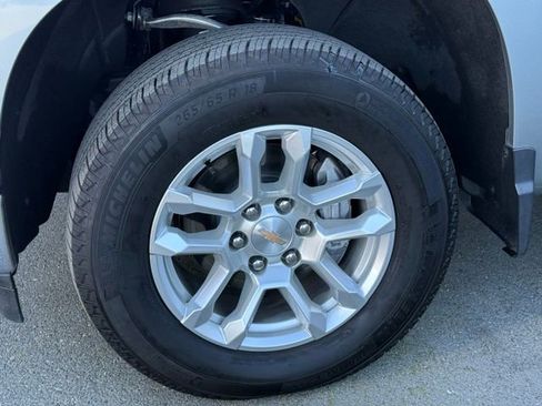 Used 2025 Chevrolet Silverado 1500 LT image 4
