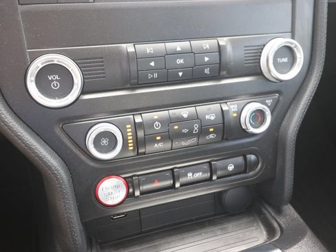 Used 2019 Ford Mustang Coupe RWD image 19