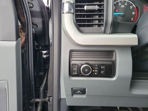 New 2026 Ford F250 XL w/ XL Off-Road Package image 21