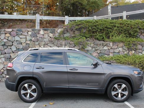 Used 2019 Jeep Cherokee Limited image 5