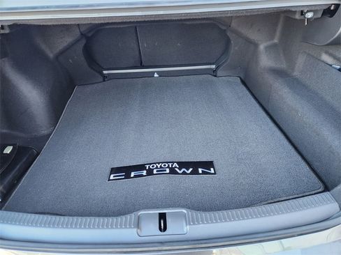 Used 2023 Toyota Crown Limited image 34