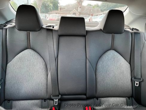 Used 2020 Toyota Camry LE FWD image 21