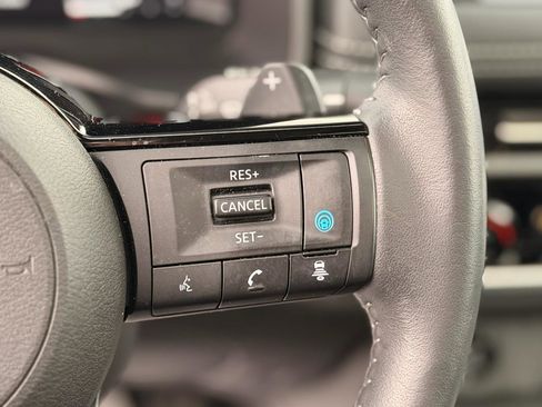 Used 2024 Nissan Rogue SL w/ SL Premium Package image 13