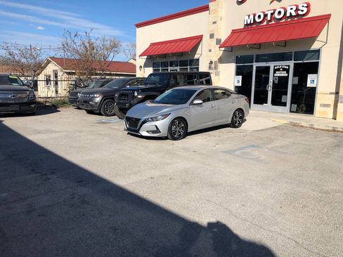 Used 2021 Nissan Sentra SV FWD image 12