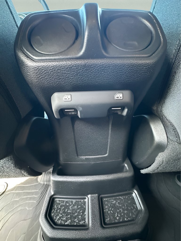 Used 2024 Jeep Wrangler Unlimited AWD/4WD image 12