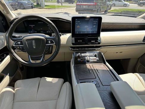 Used 2020 Lincoln Navigator Reserve w/ Luxury Package AWD/4WD image 11