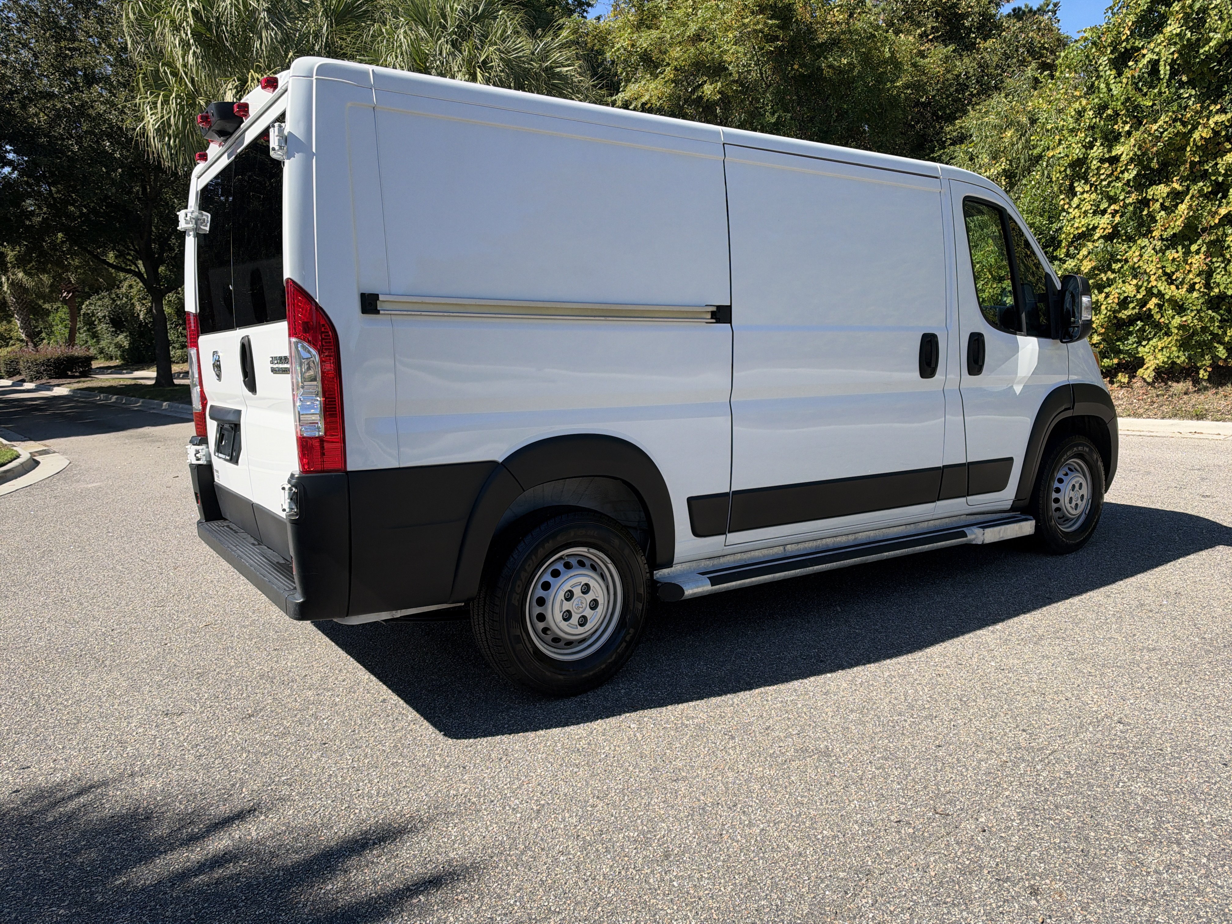 Used 2025 RAM ProMaster 2500 w/ U-Haul Equipment Group FWD image 9