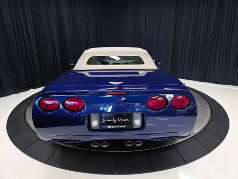 Used 2004 Chevrolet Corvette Convertible w/ Preferred Equipment Group RWD image 11