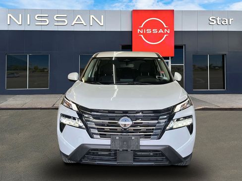 Used 2024 Nissan Rogue SV AWD/4WD image 2