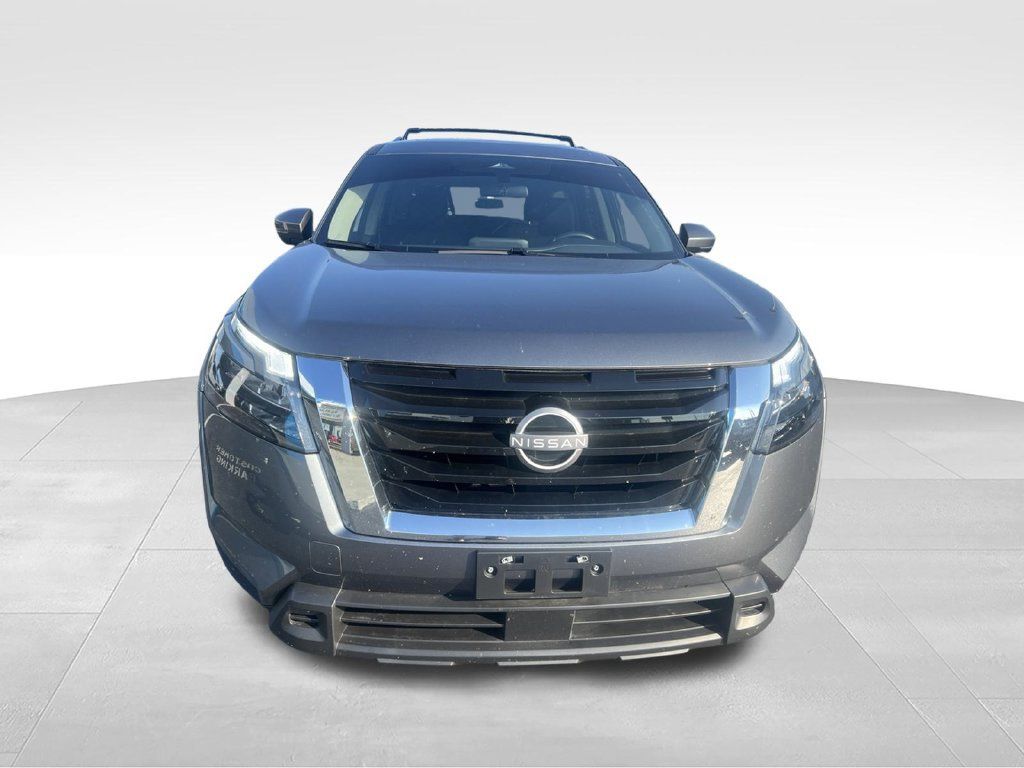 Used 2025 Nissan Pathfinder SV w/ SV Premium Package FWD image 19