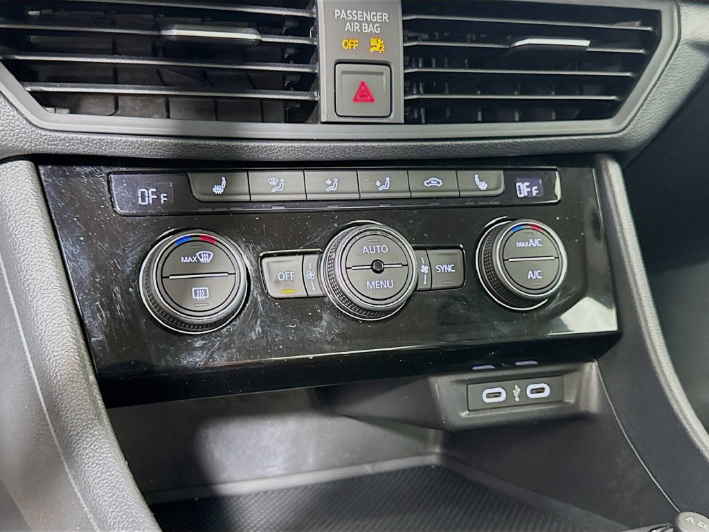 Used 2024 Volkswagen Jetta SE FWD image 14