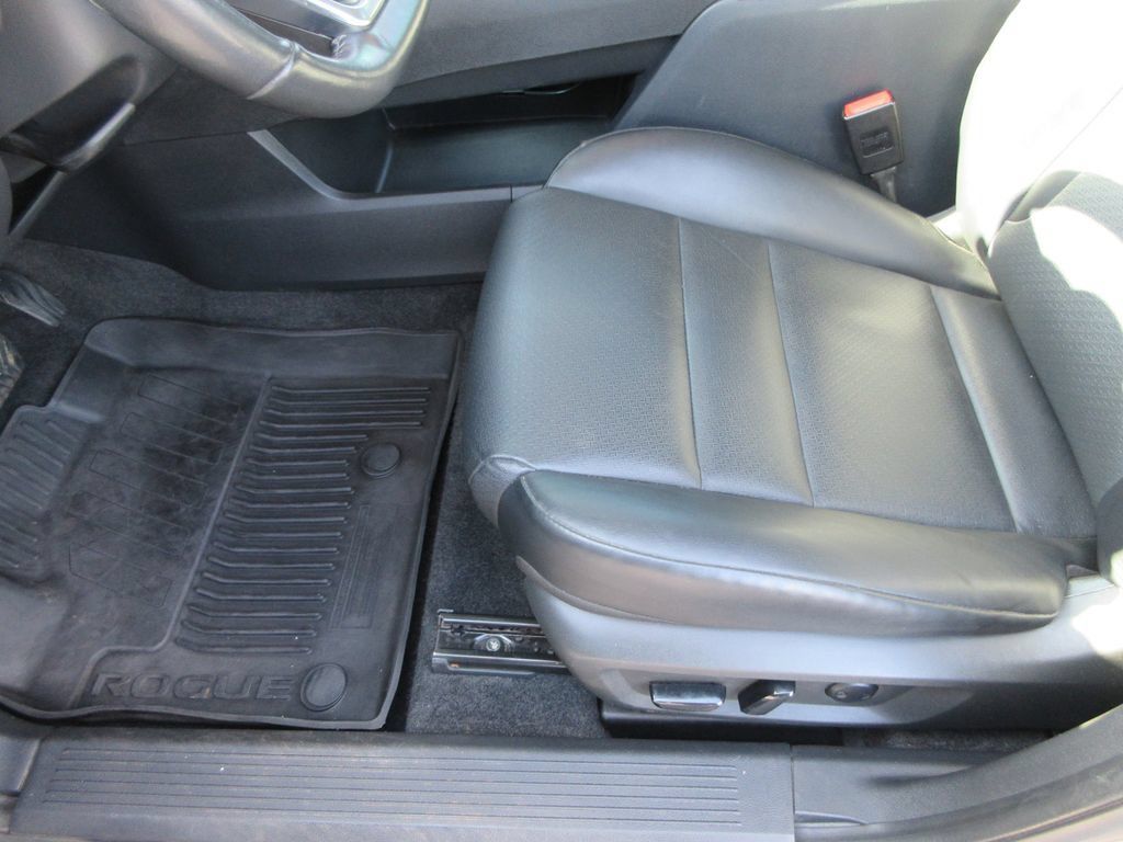 Used 2023 Nissan Rogue SV w/ SV Premium Package AWD/4WD image 21