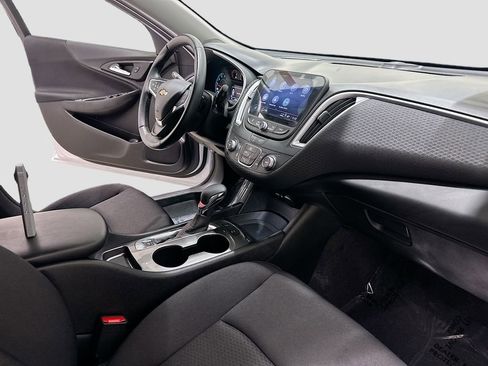 Used 2025 Chevrolet Malibu RS w/ LPO, Floor Liner Package FWD image 29