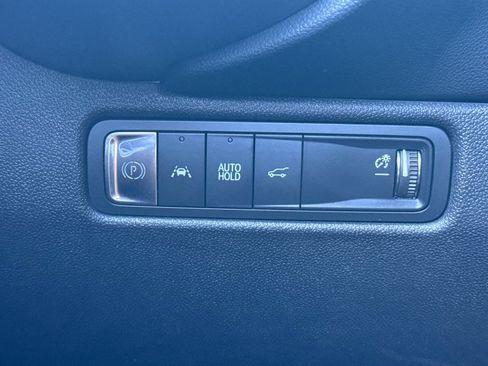 Used 2024 Chevrolet Equinox EV RS FWD image 37
