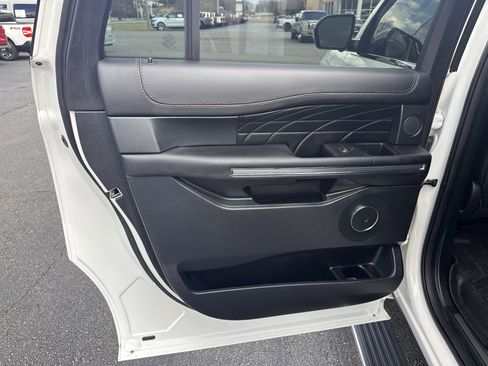 Used 2021 Ford Expedition Max Platinum image 12