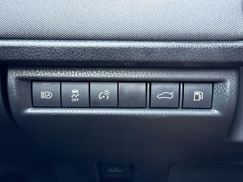 Used 2025 Toyota Camry LE FWD image 18