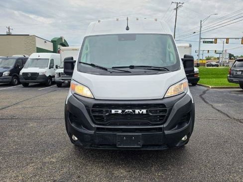 Used 2025 RAM ProMaster 2500 w/ Convenience Group FWD image 3