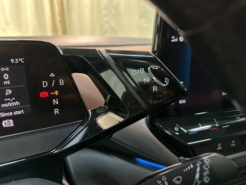 Certified 2021 Volkswagen ID.4 Pro S w/ Gradient Package image 21