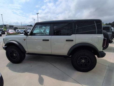 Used 2025 Ford Bronco Badlands AWD/4WD image 7