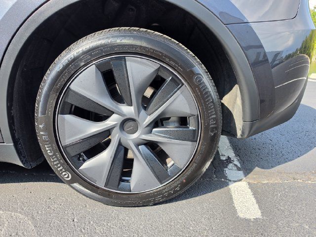 Used 2025 Tesla Model Y Long Range AWD/4WD image 10