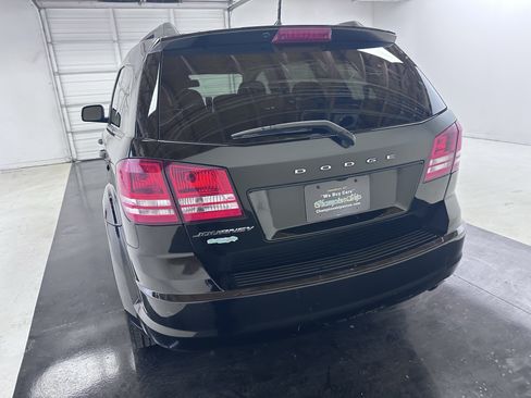 Used 2019 Dodge Journey SE FWD image 13