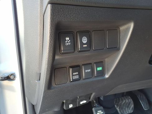 Used 2022 Nissan Rogue Sport S image 18