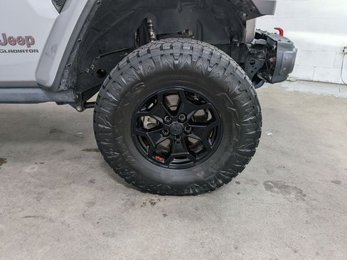 Used 2020 Jeep Gladiator Rubicon AWD/4WD image 14