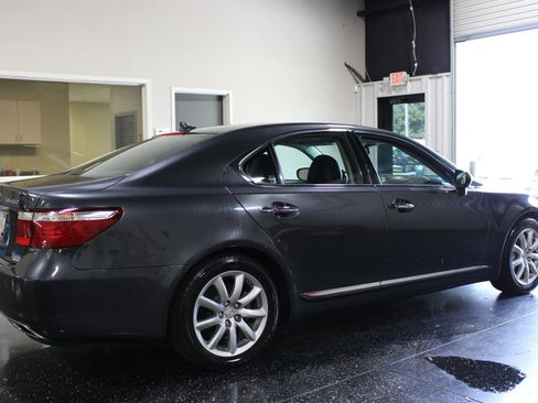 Used 2007 Lexus LS 460 RWD image 3