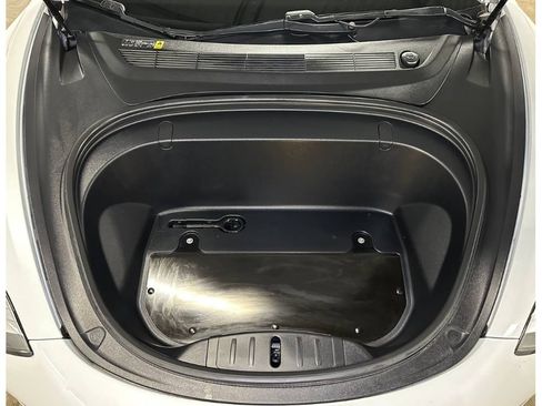 Used 2018 Tesla Model 3 Long Range RWD image 4