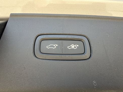 Used 2025 Volvo EX90 Plus AWD/4WD image 35