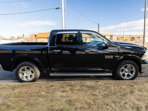 Used 2014 RAM 1500 Laramie w/ Trailer Tow Group image 4