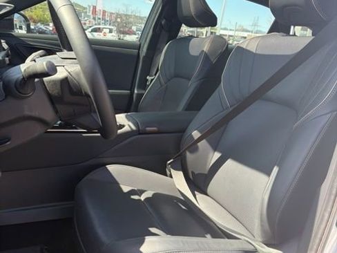 Used 2026 Toyota Crown Limited image 19