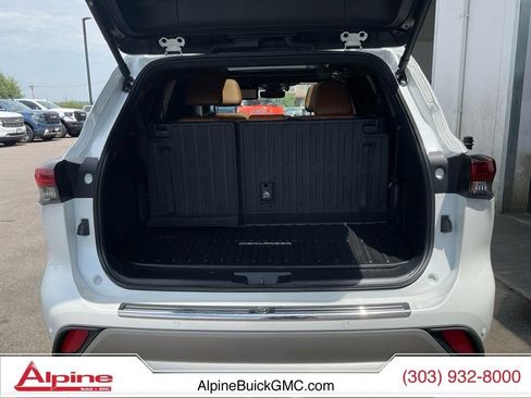 Used 2025 Toyota Highlander Platinum AWD/4WD image 20