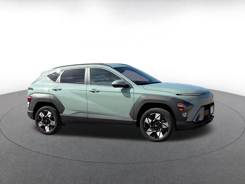 Used 2025 Hyundai Kona SEL image 2