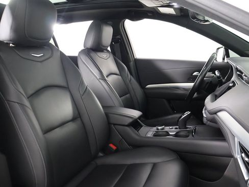 Used 2022 Cadillac XT4 Premium Luxury w/ Enhanced Visibility Package image 33