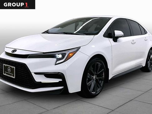 Used 2026 Toyota Corolla SE FWD image 1